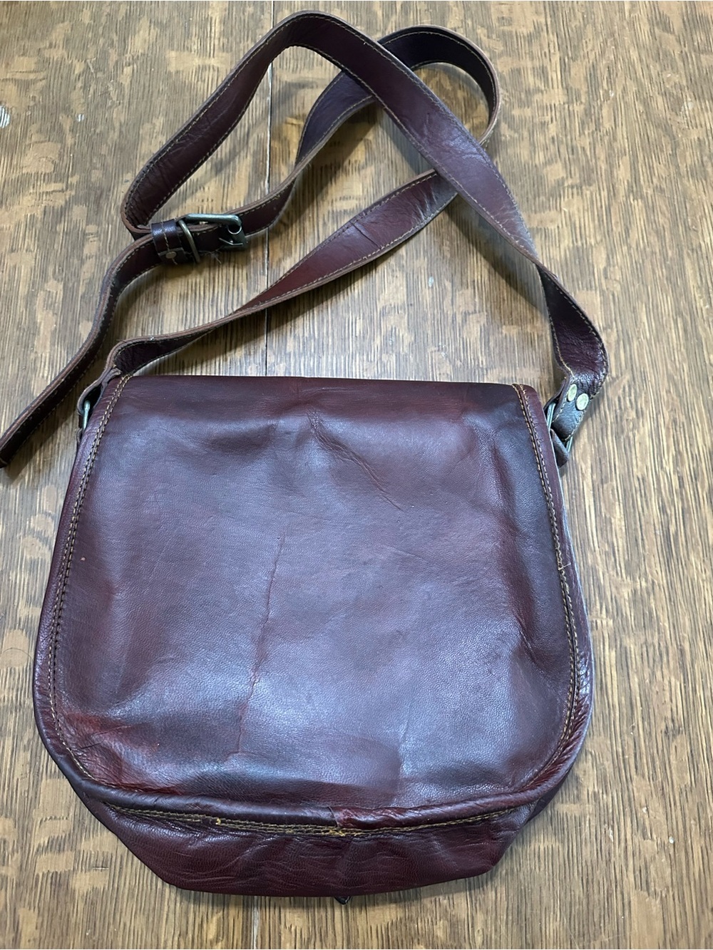 Leather handmade crossbody bag - Picture 2 of 8
